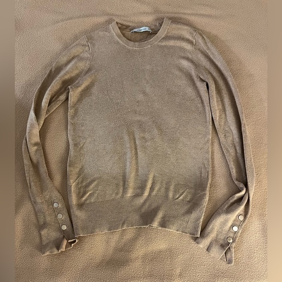 Zara Knit sweater - Picture 3 of 9